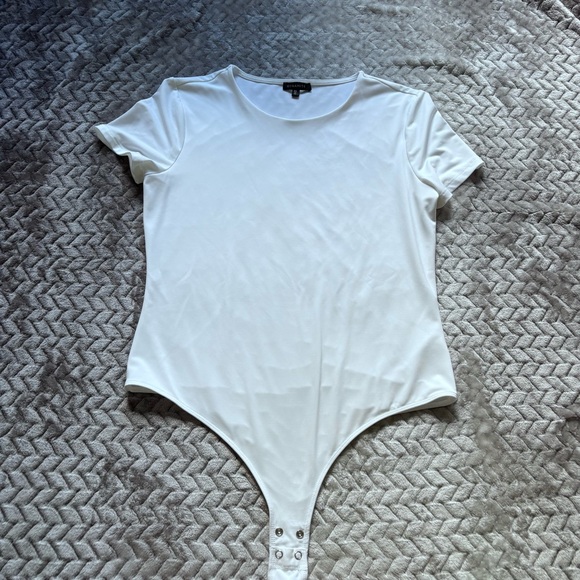 Dynamite white short sleeve basic bodysuit size Large - Picture 1 of 7